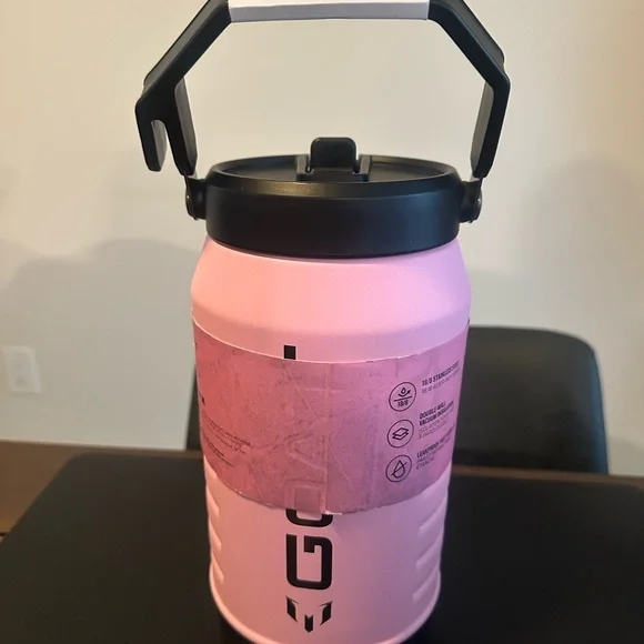 Messi Stanley 64 oz - Picture 3 of 3